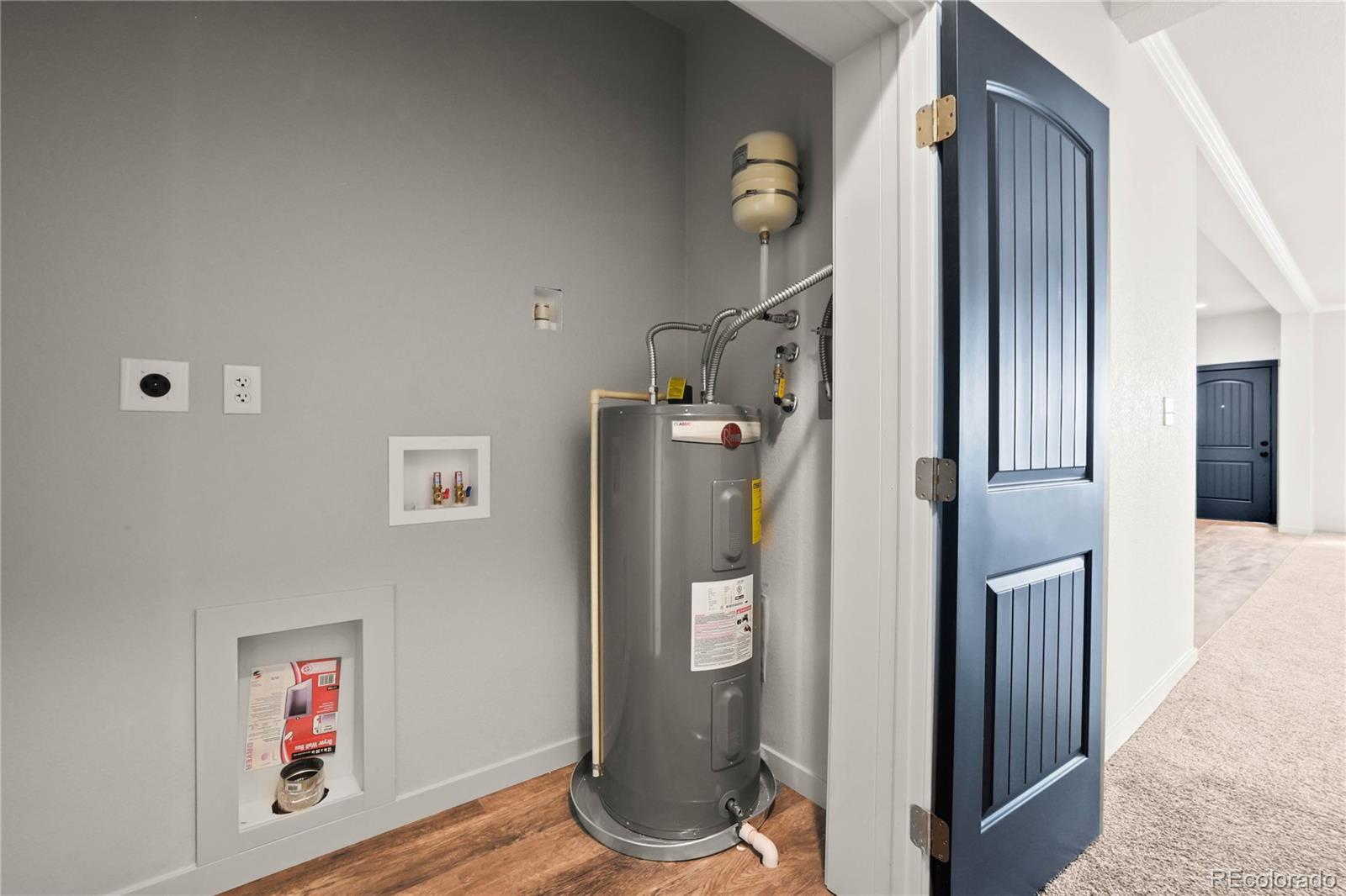 1437 N Chuckwagon Lane