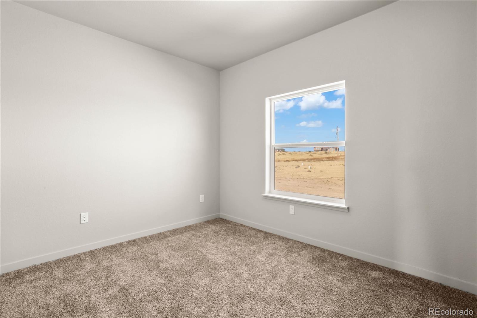 1437 N Chuckwagon Lane