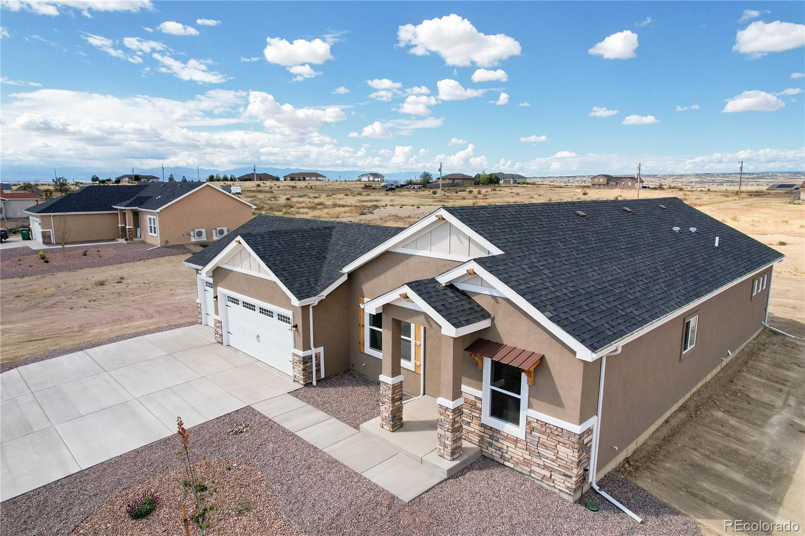 1437 N Chuckwagon Lane