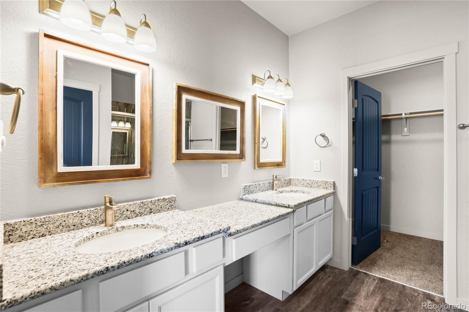 1437 N Chuckwagon Lane