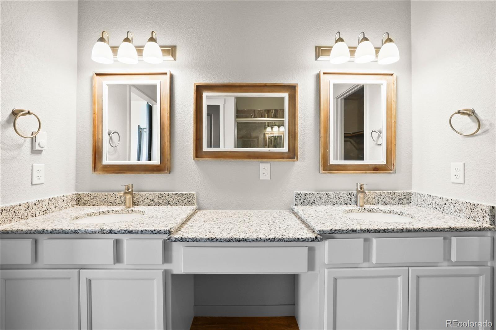 1437 N Chuckwagon Lane