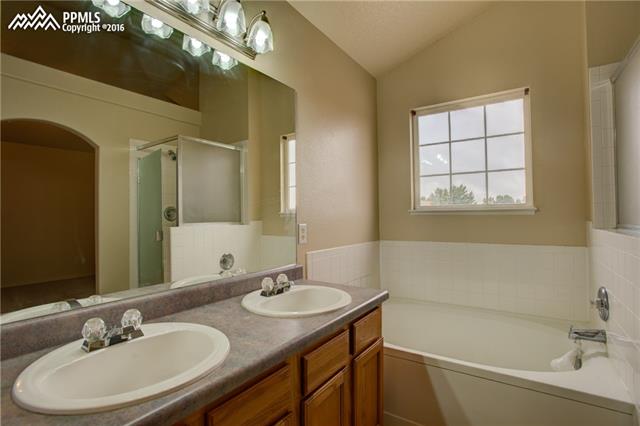 863 S Candlestar Loop