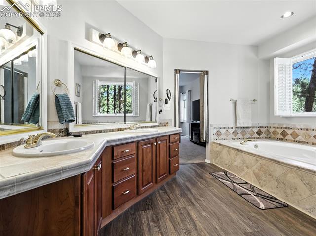 18370 Lazy Summer Way