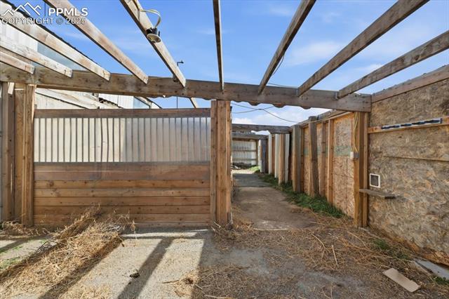 2202 N Ellicott Highway