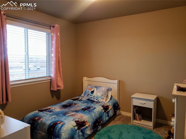 6046 Meadowbank Lane