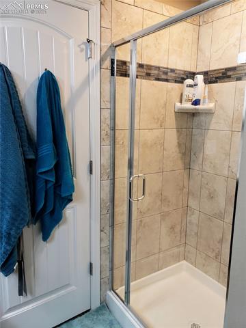 6046 Meadowbank Lane