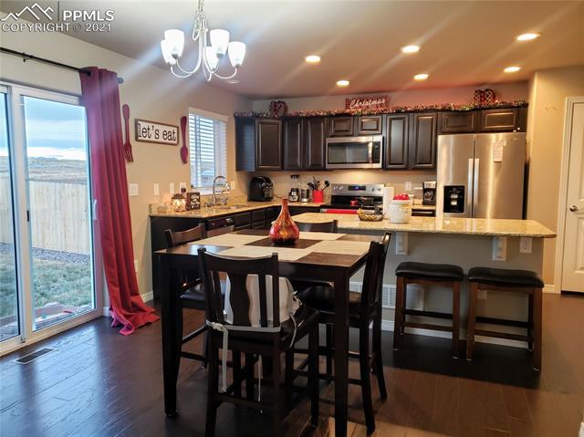 6046 Meadowbank Lane