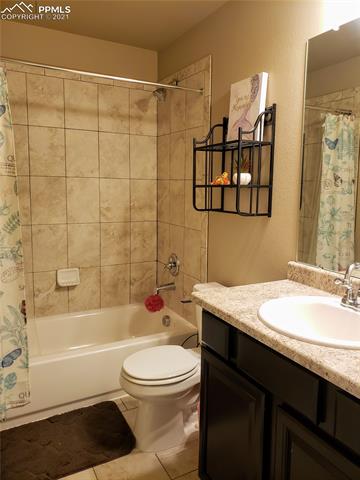 6046 Meadowbank Lane