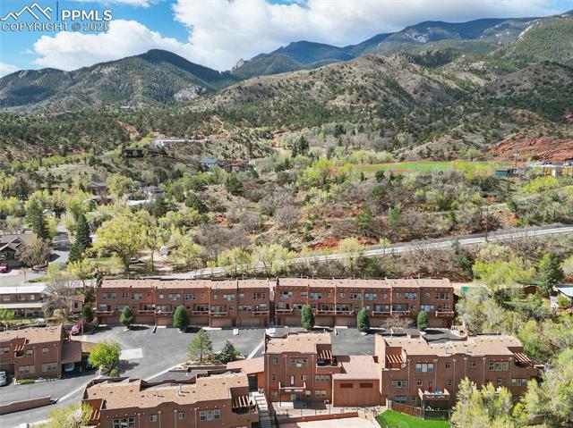 18 Taos Place