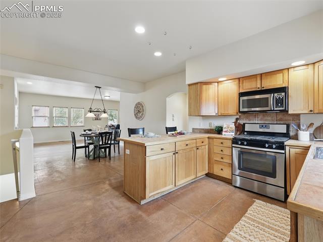 18 Taos Place