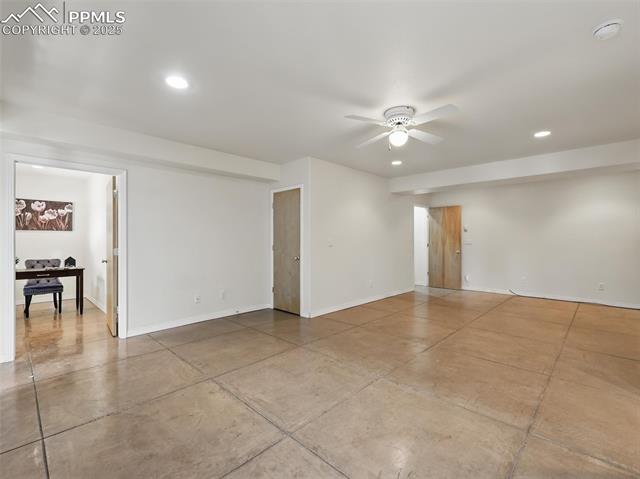 18 Taos Place