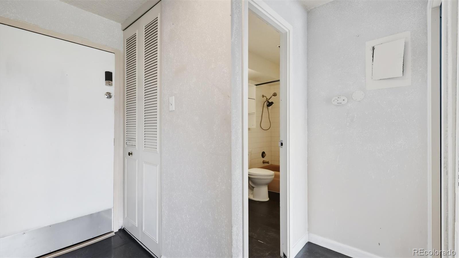 411 Lakewood Circle Unit: B709