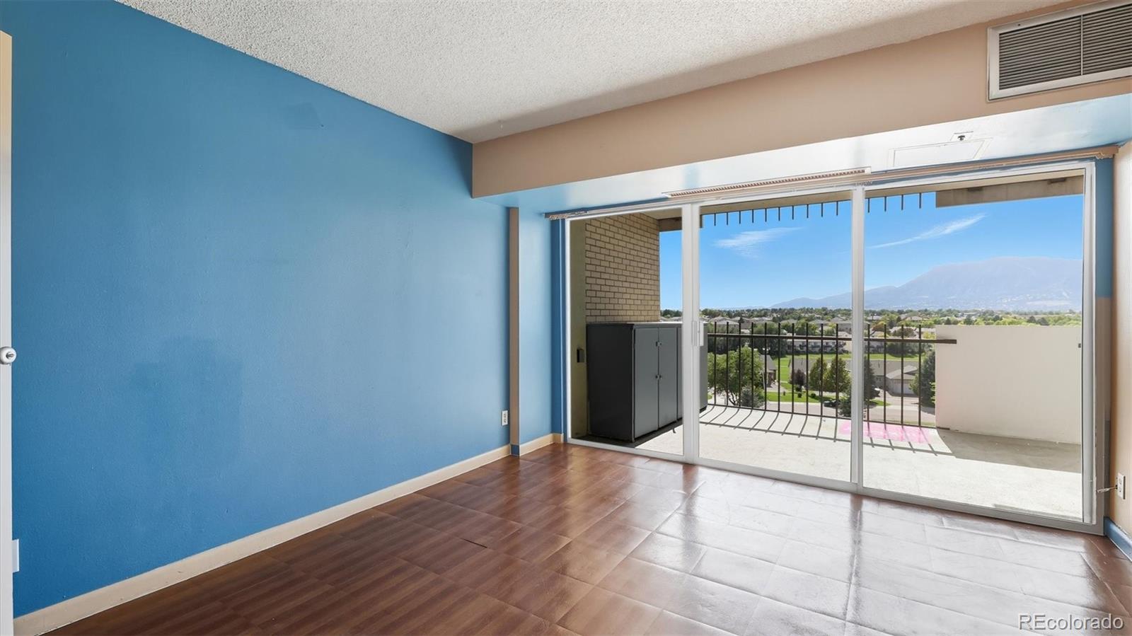 411 Lakewood Circle Unit: B709