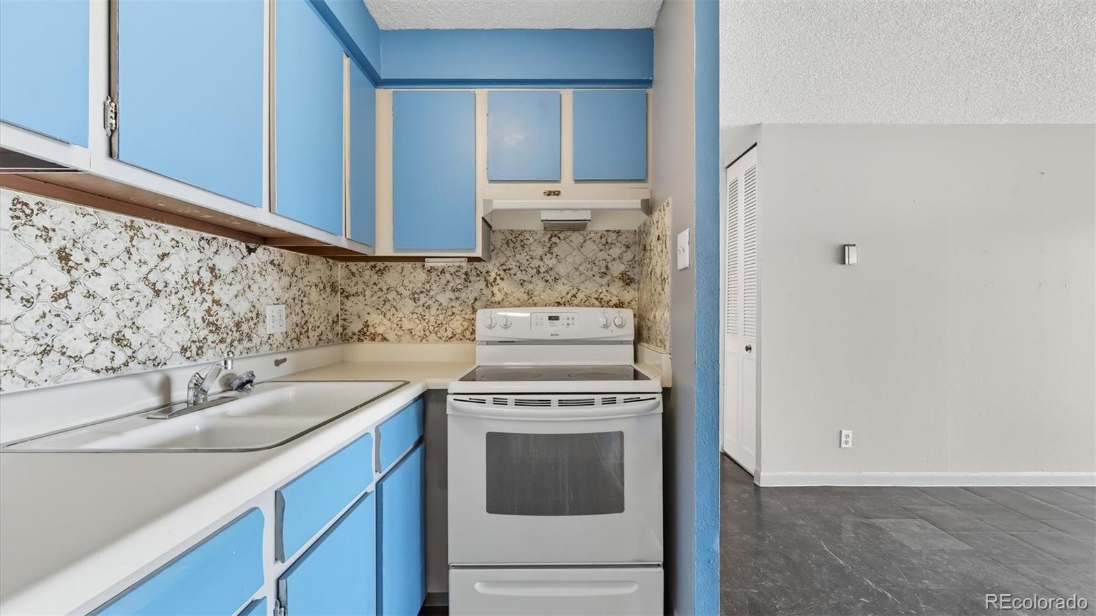 411 Lakewood Circle Unit: B709