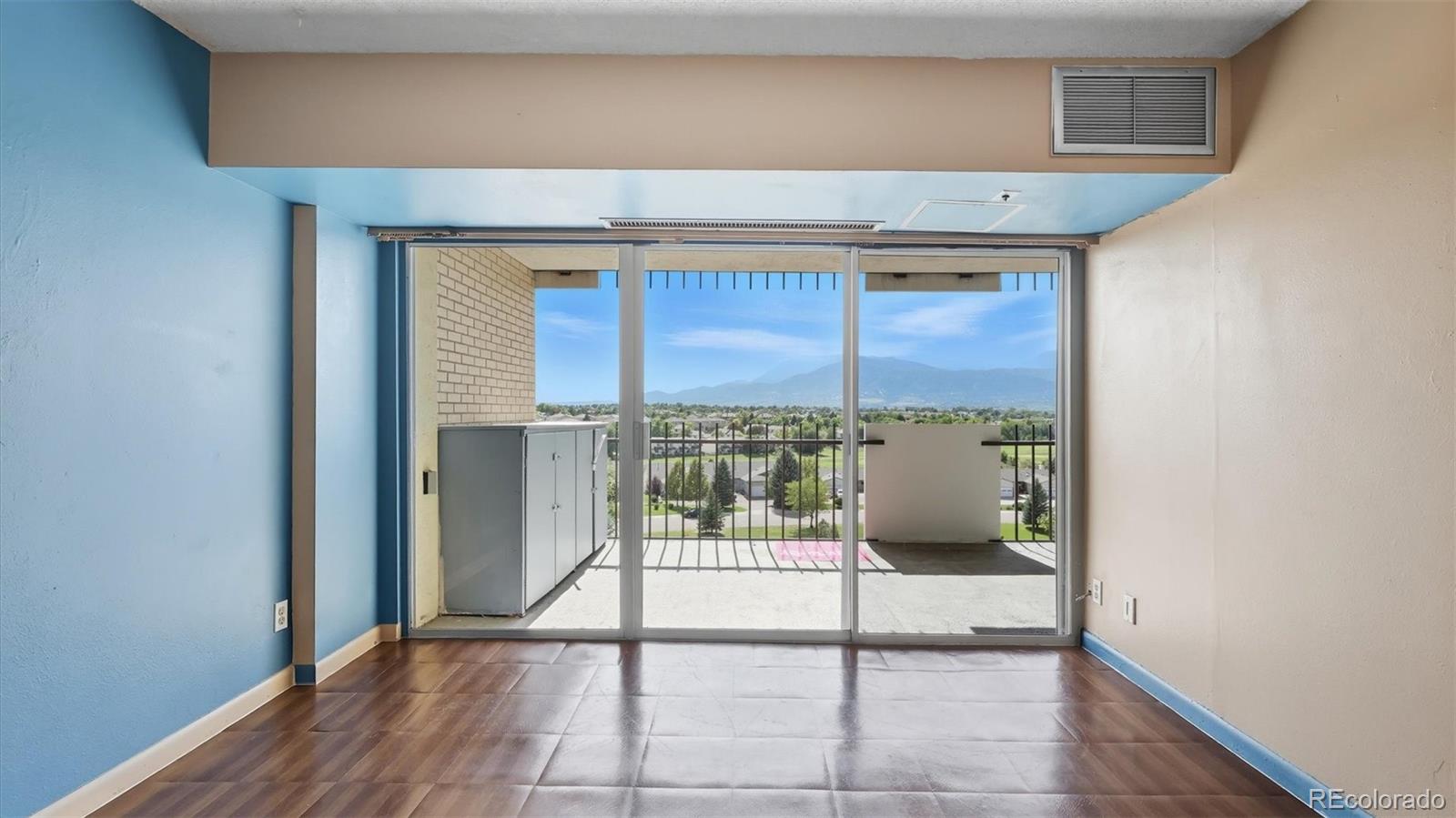 411 Lakewood Circle Unit: B709