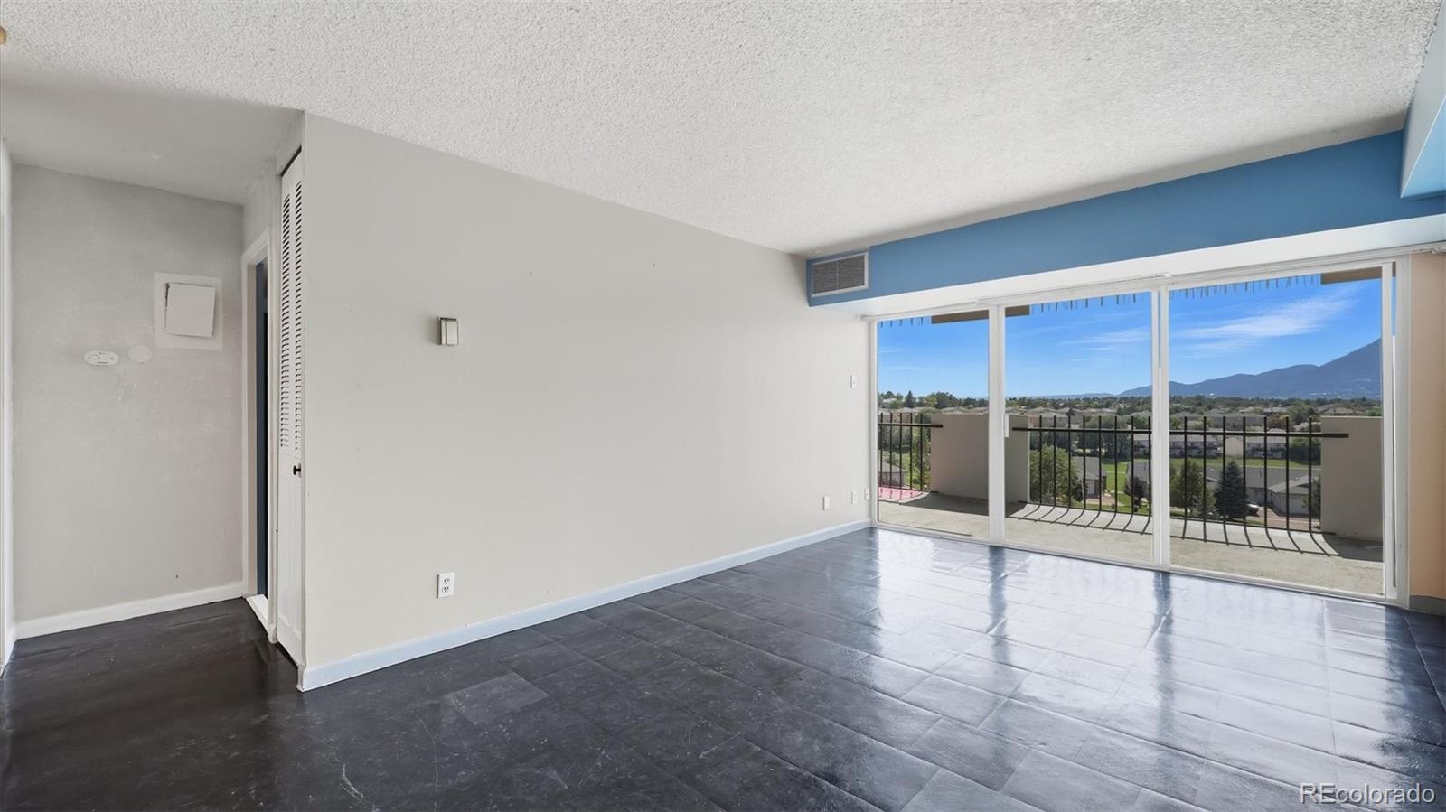 411 Lakewood Circle Unit: B709