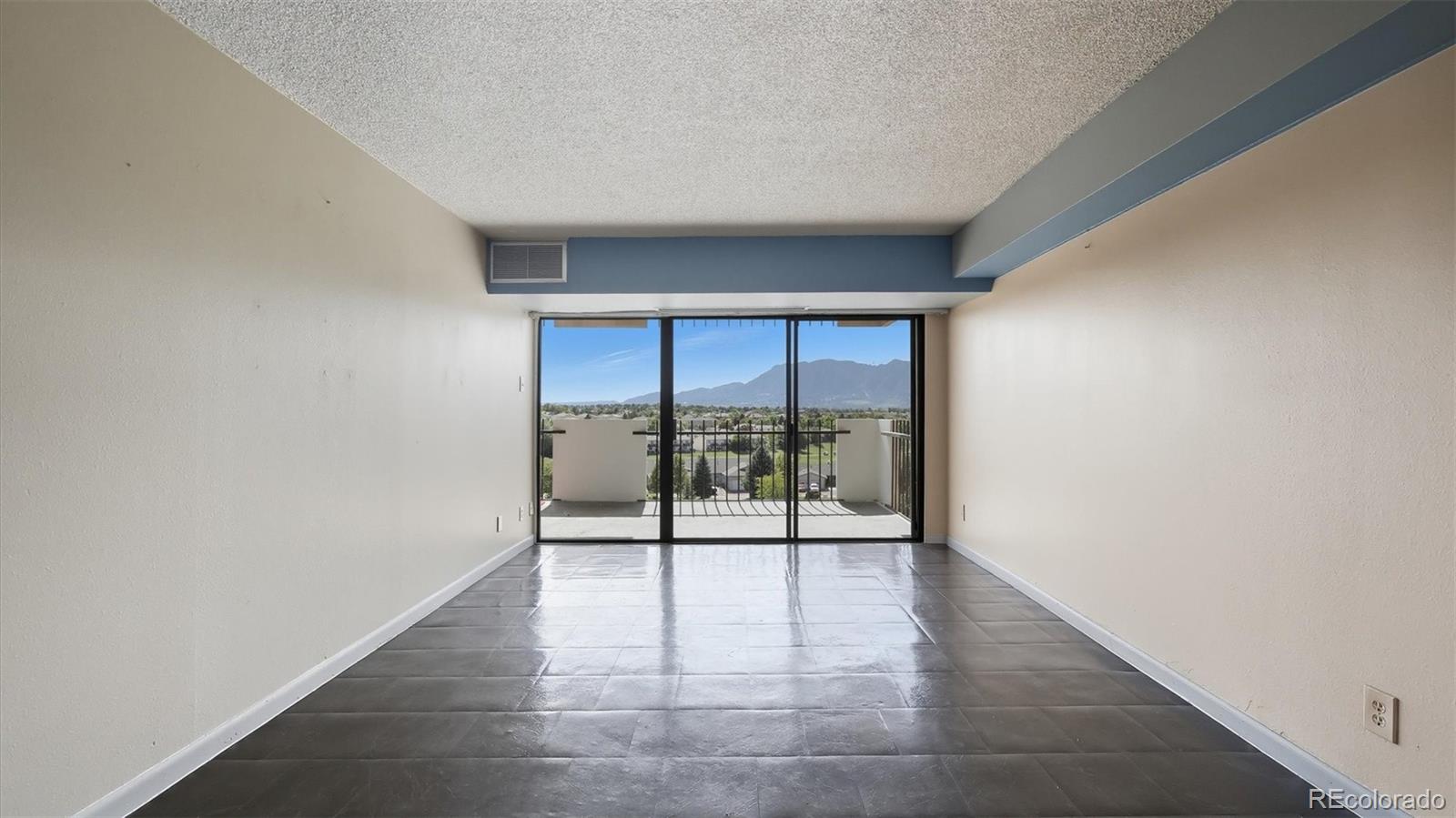 411 Lakewood Circle Unit: B709