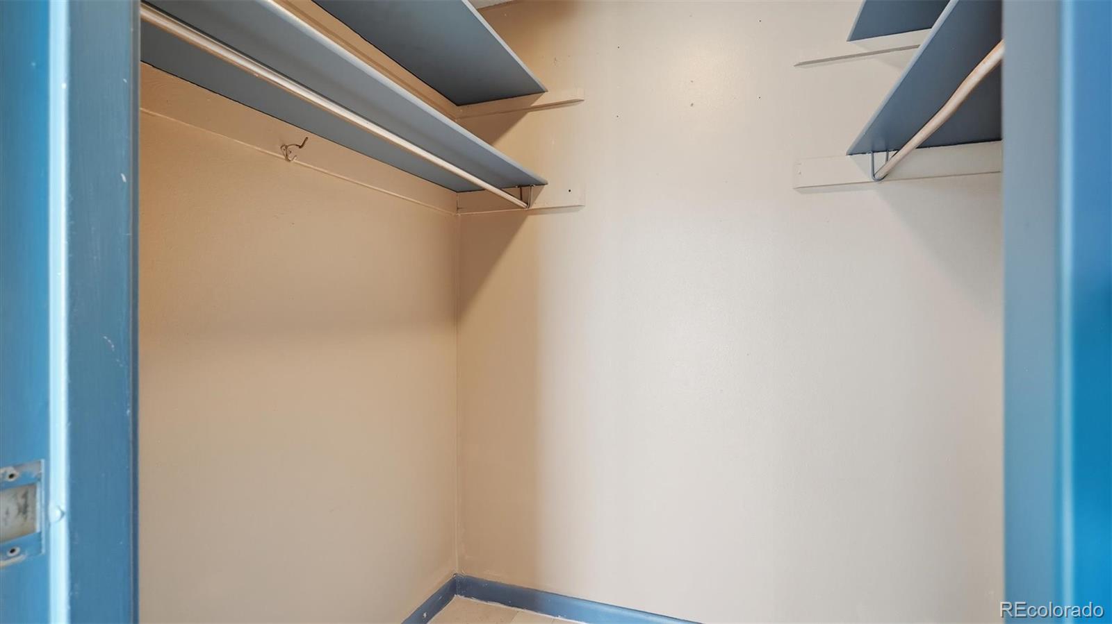 411 Lakewood Circle Unit: B709