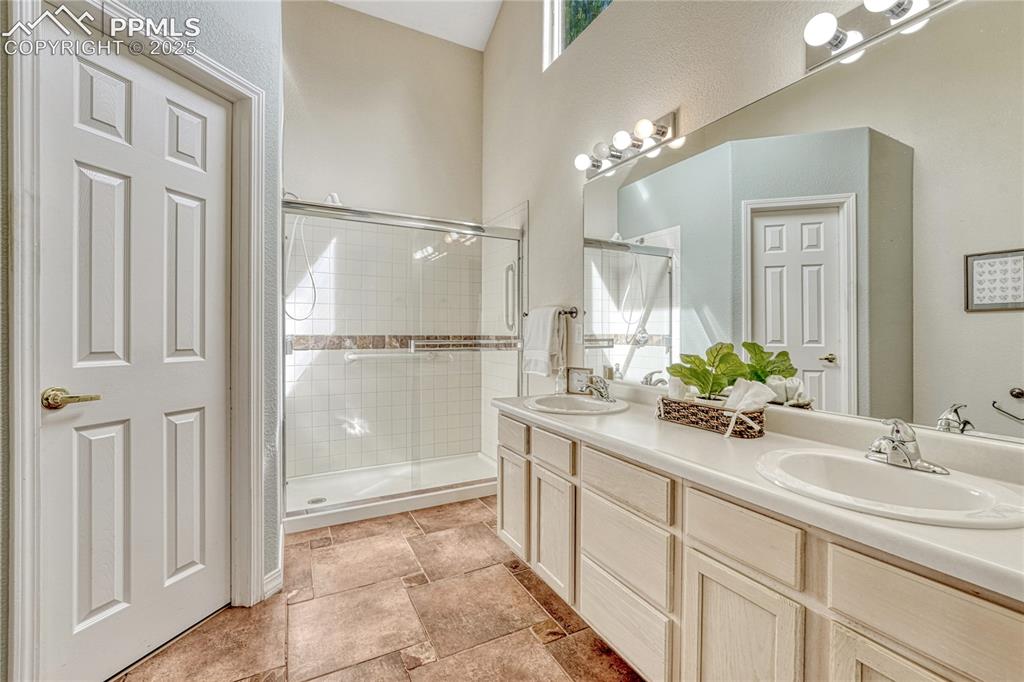 3275 Chestnut Glen Lane