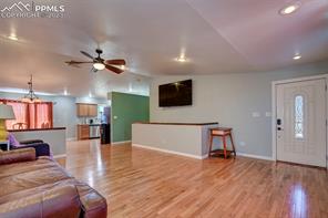 1154 E Paramount Drive