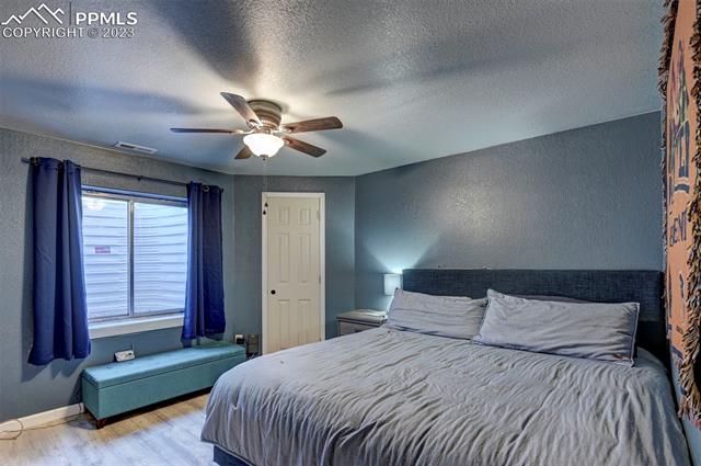 1154 E Paramount Drive