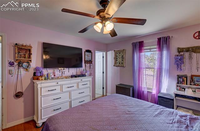 1154 E Paramount Drive