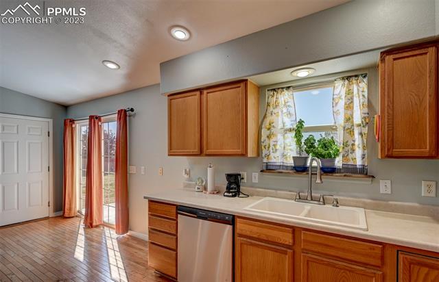 1154 E Paramount Drive