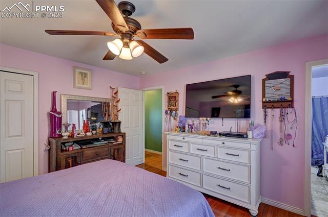 1154 E Paramount Drive