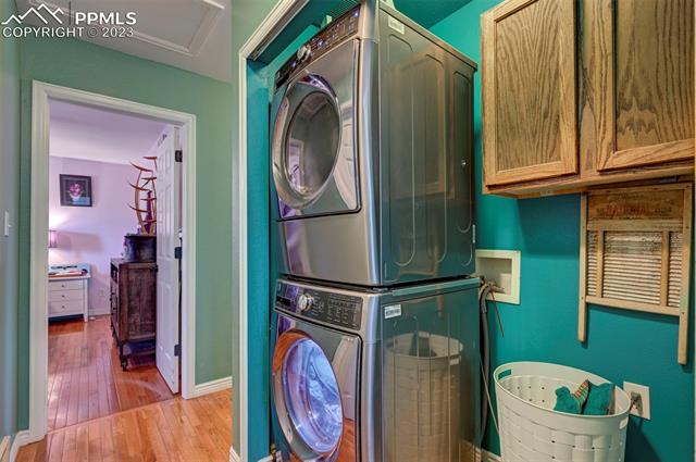 1154 E Paramount Drive