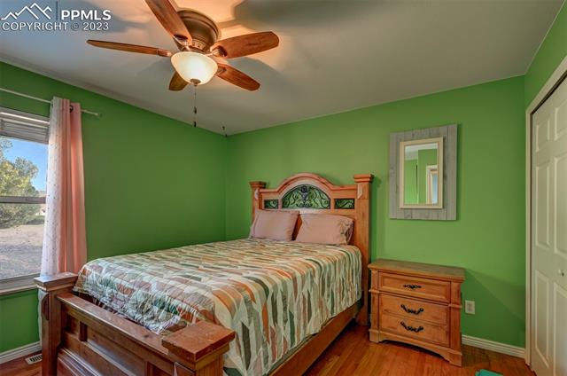 1154 E Paramount Drive