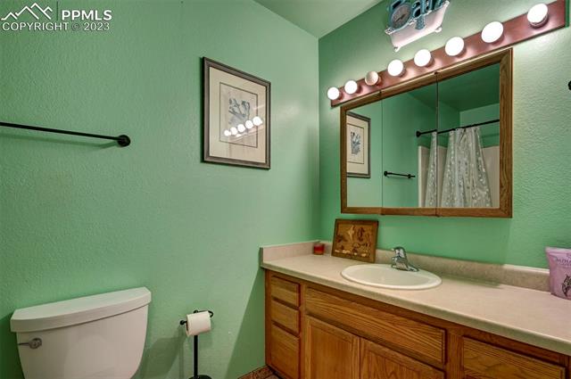 1154 E Paramount Drive