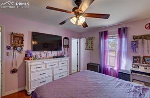 1154 E Paramount Drive