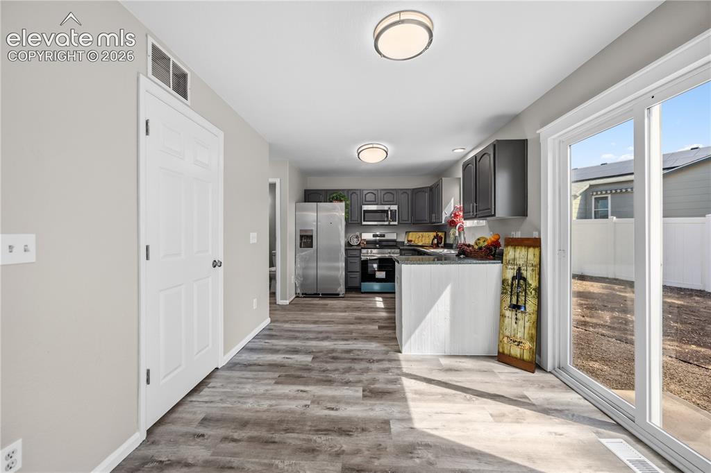 7636 Middle Bay Way