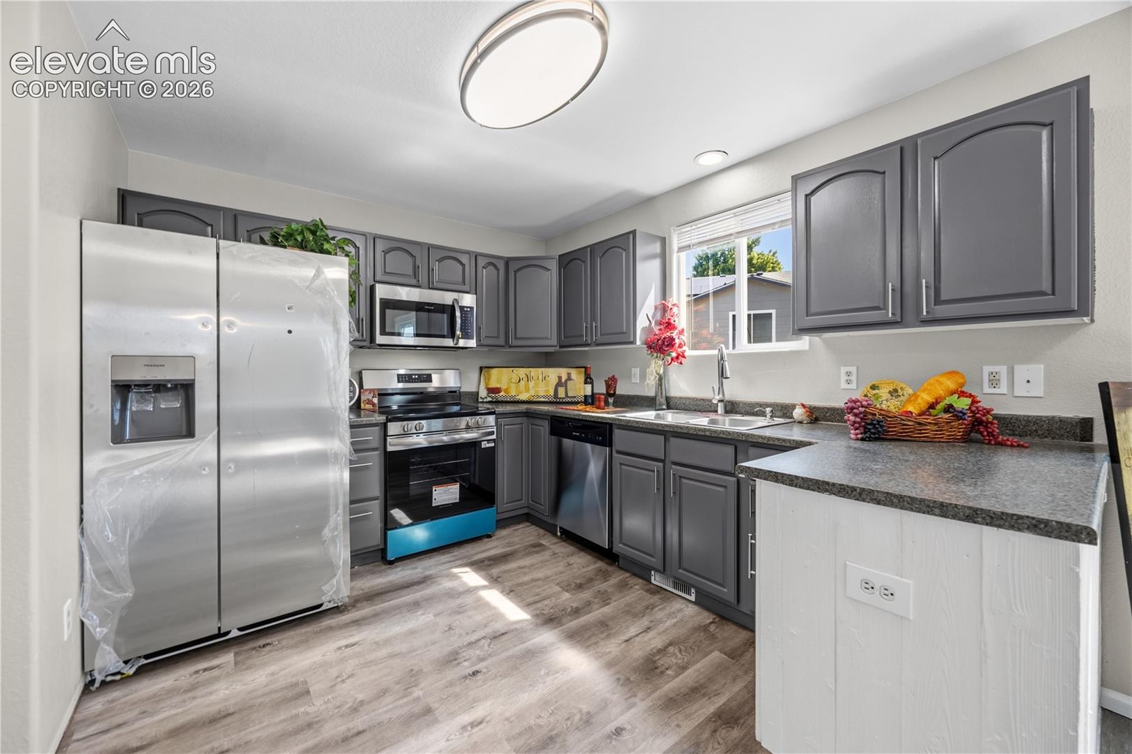 7636 Middle Bay Way