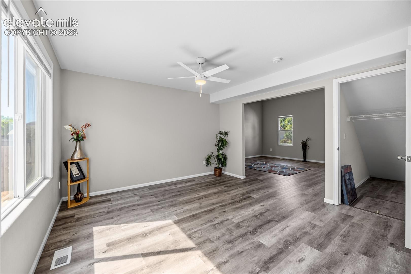 7636 Middle Bay Way