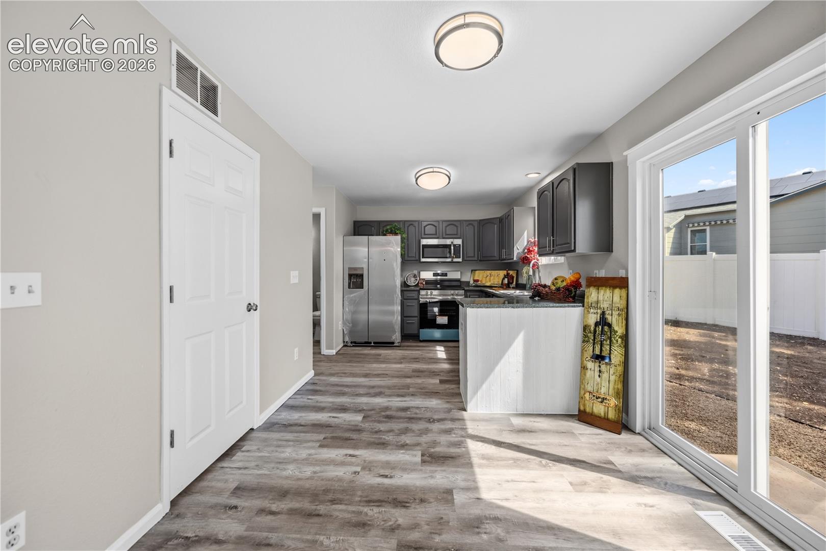 7636 Middle Bay Way