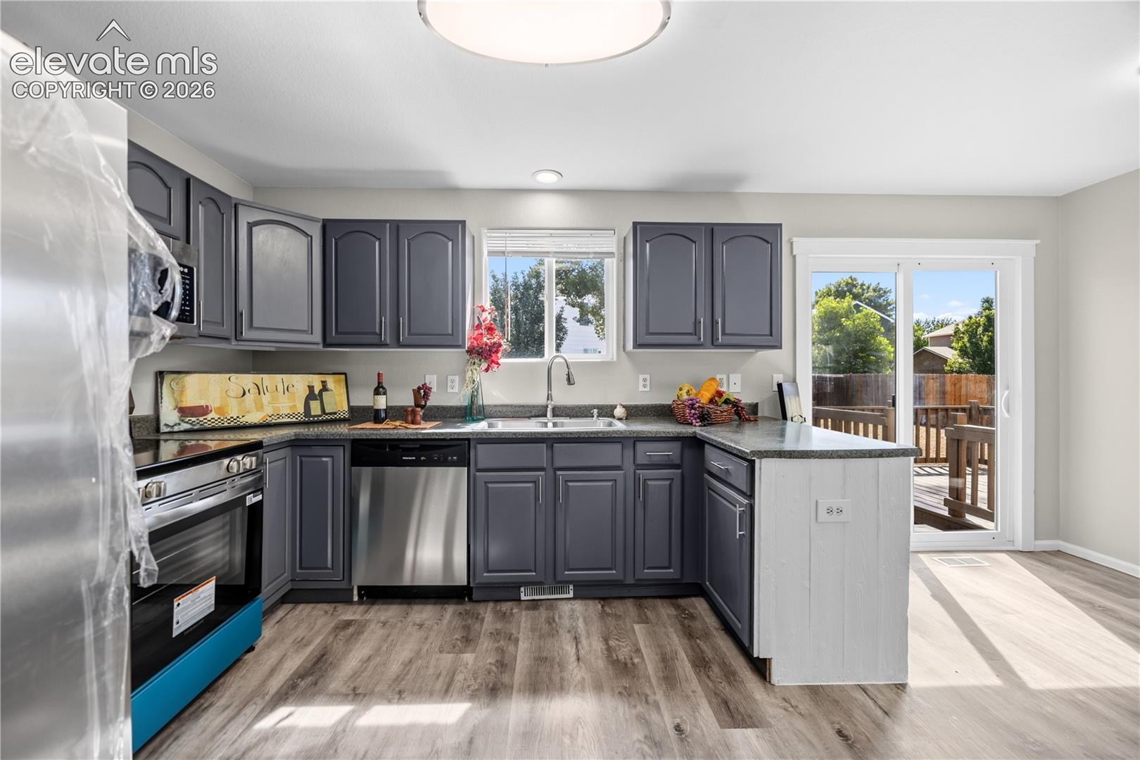7636 Middle Bay Way