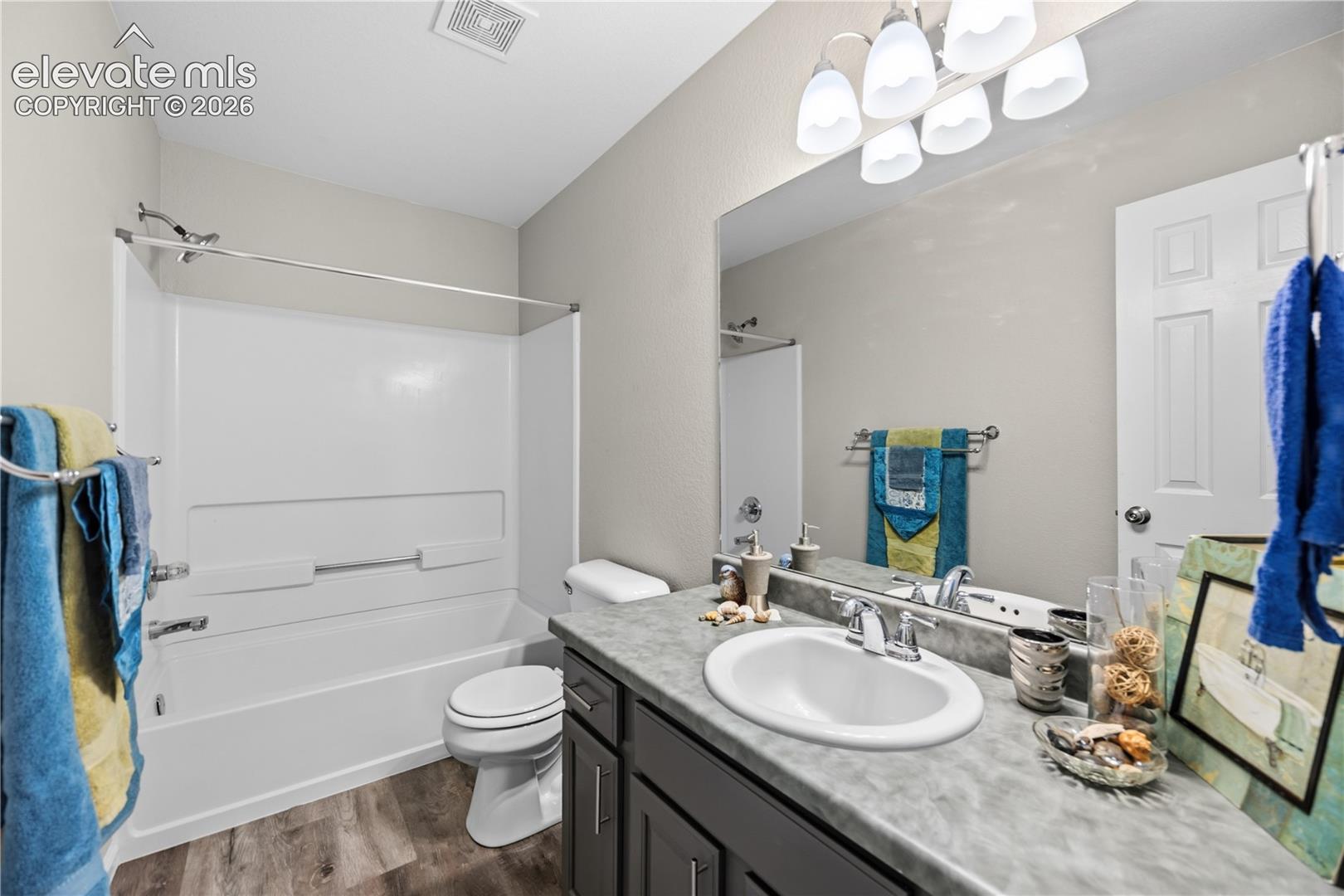 7636 Middle Bay Way