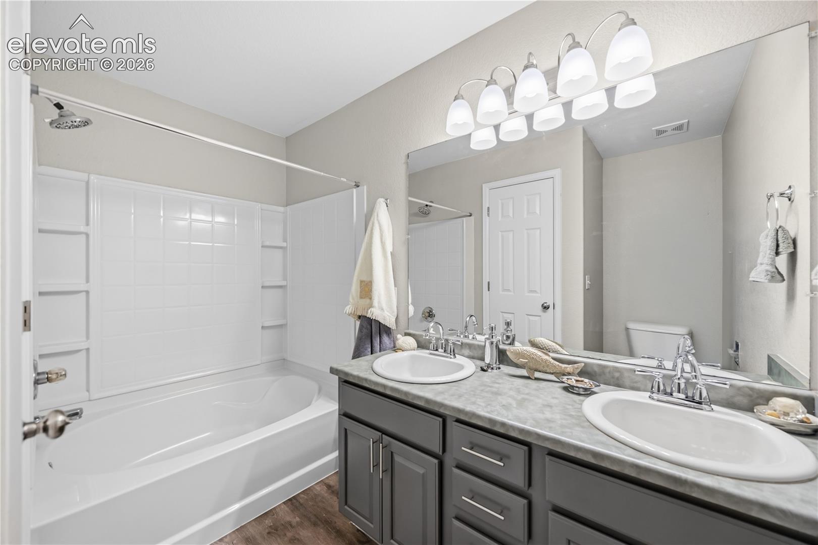 7636 Middle Bay Way