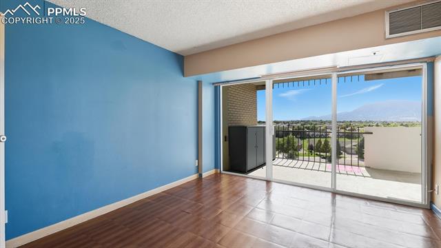 411 Lakewood Circle B709