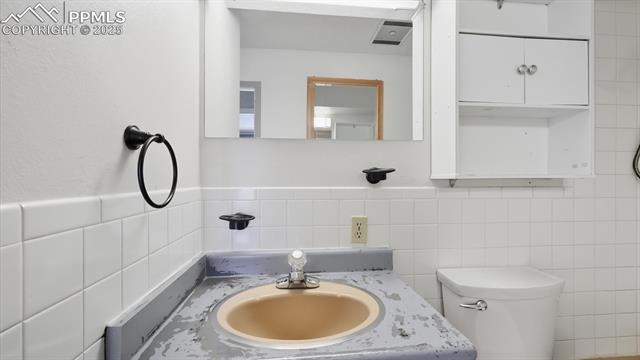 411 Lakewood Circle B709