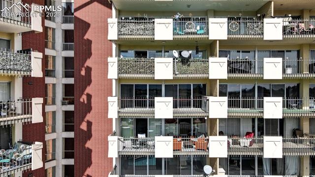 411 Lakewood Circle B709