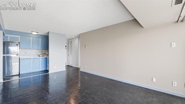 411 Lakewood Circle B709