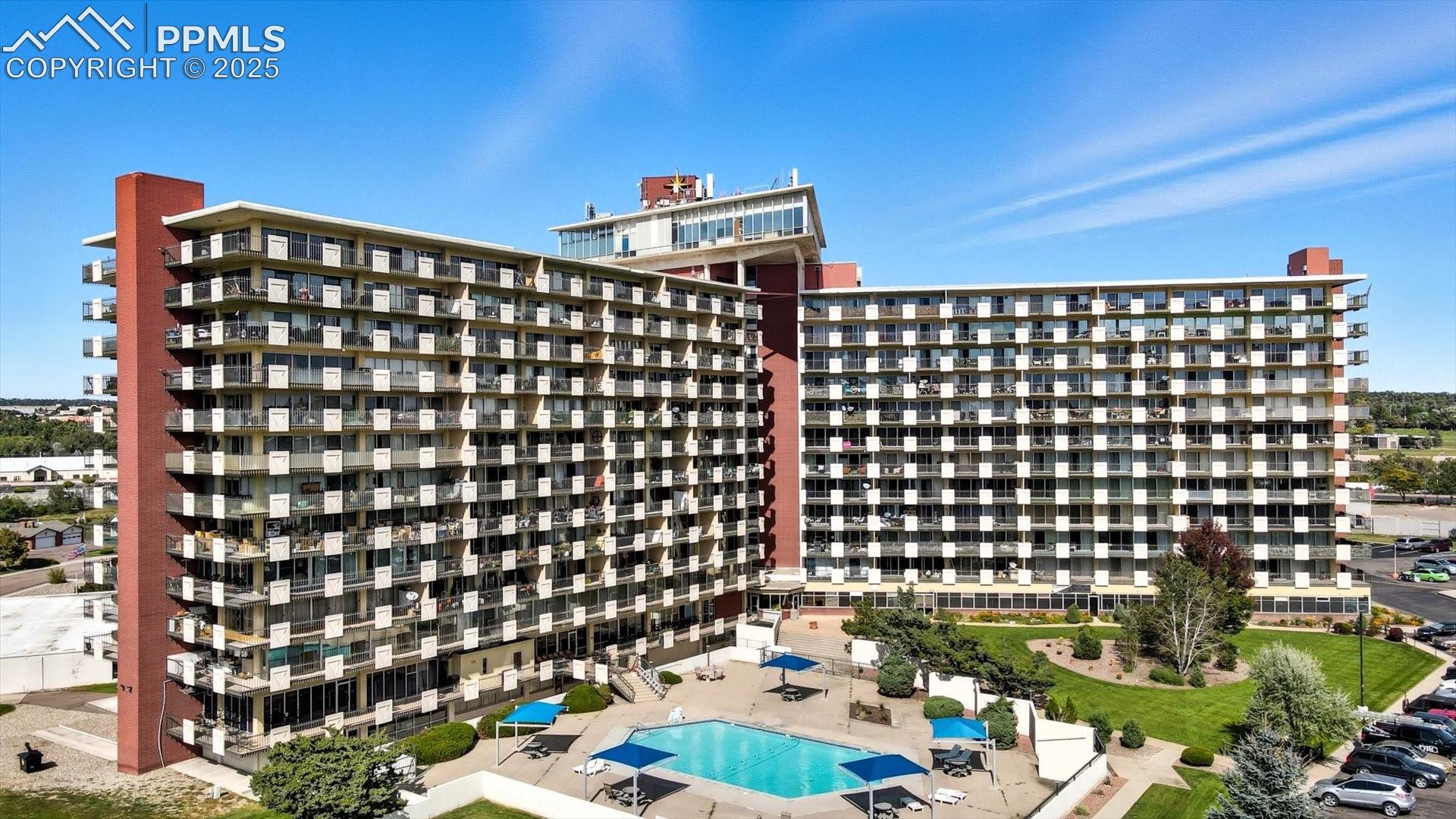 411 Lakewood Circle B709
