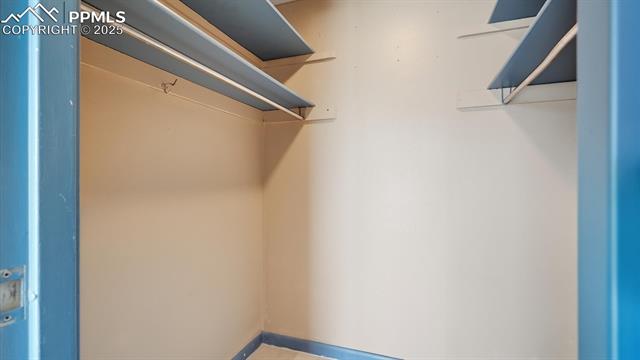 411 Lakewood Circle B709