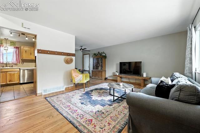 1512 Keaton Lane