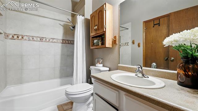 821 Pebblewood Drive