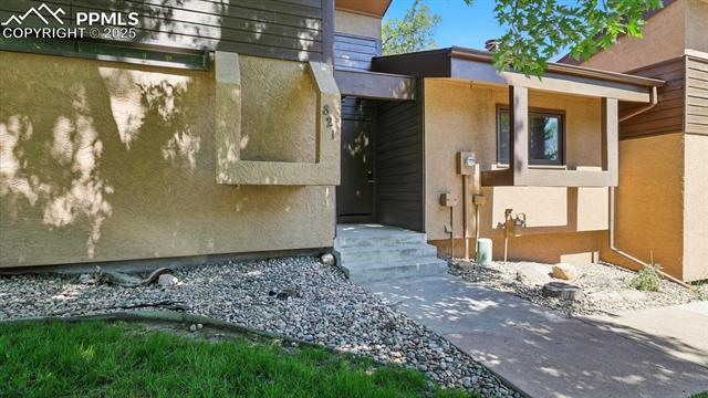 821 Pebblewood Drive