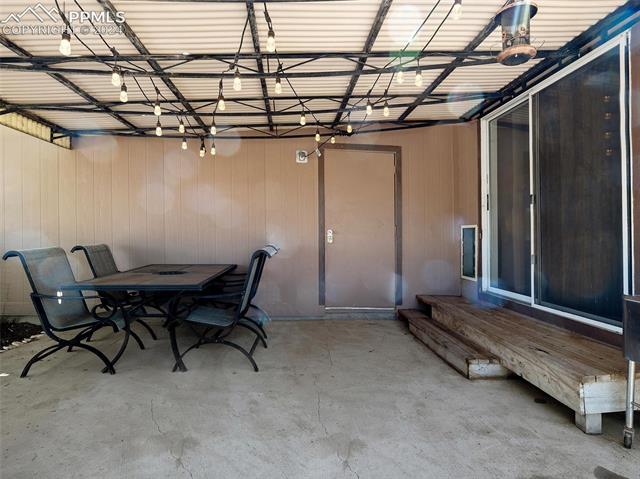 1287 N Ladonia Drive