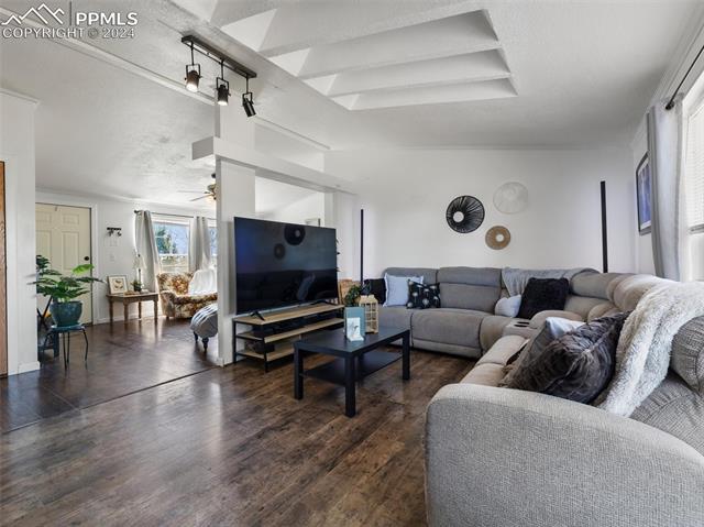 1287 N Ladonia Drive